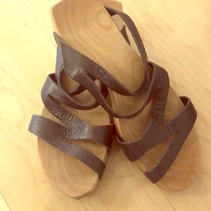 Cydwoq wooden sandals